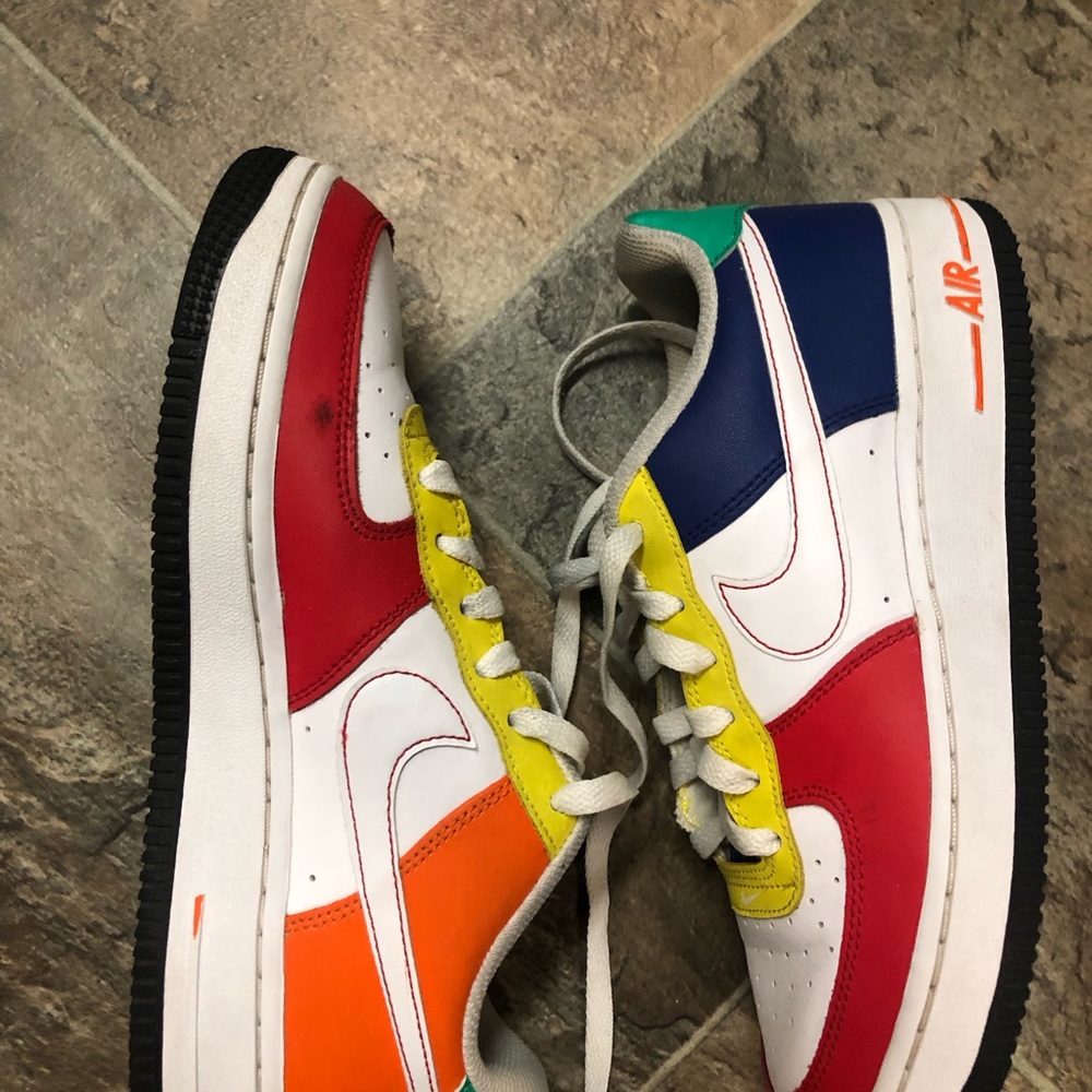 Nike Red and Orange Sneakers Vibrant Design
